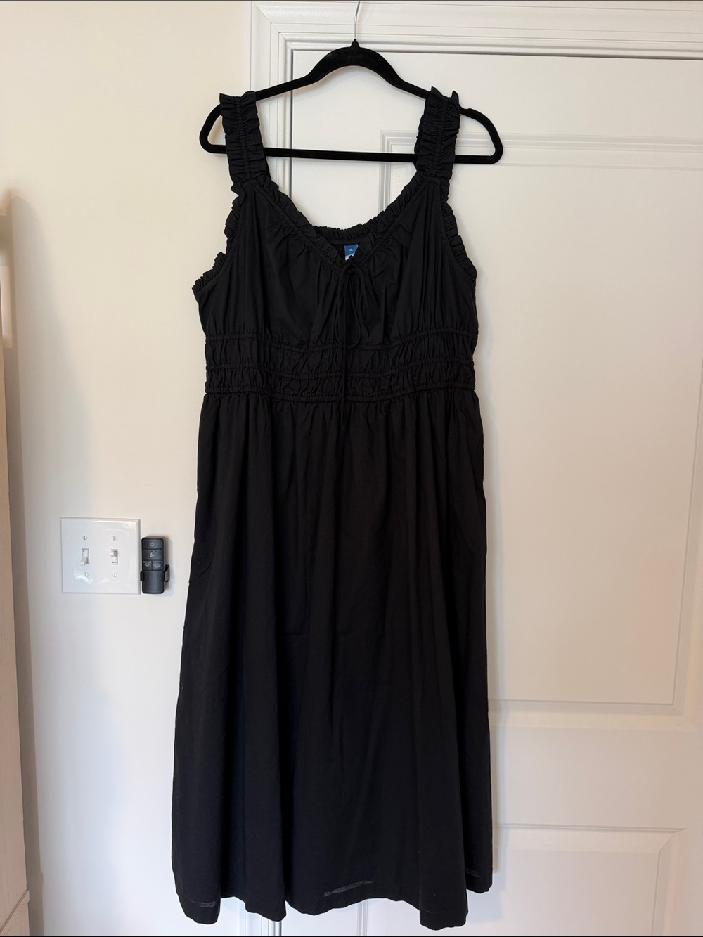 NWOT Old Navy Women’s Black Smocked Sundress